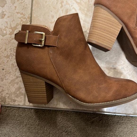 Express Booties - Picture 5 of 6